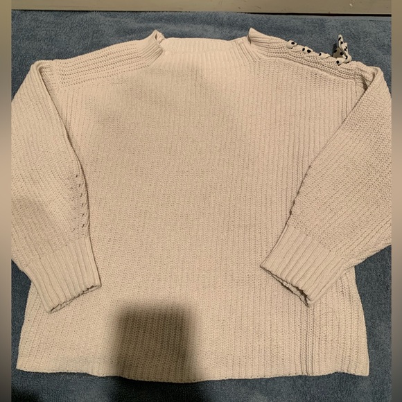 Zara Other - White/cream knitted sweatshirt by Zara, size 9 yrs old (girl)